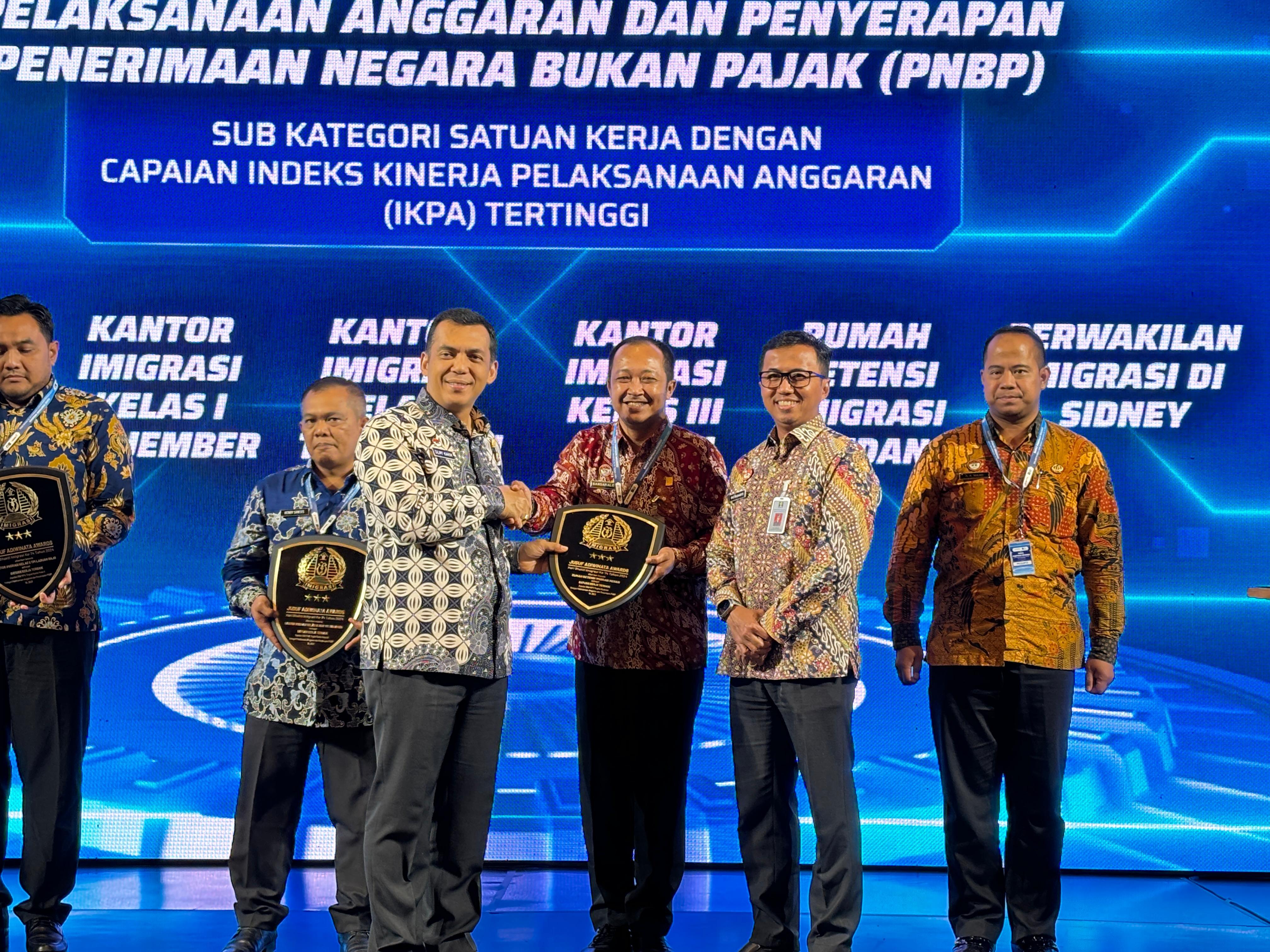 Rudenim Medan Raih Penghargaan dari Direktur Jenderal Imigrasi Sebagai Satuan Kerja Dengab Nilai IKPA Tertinggi